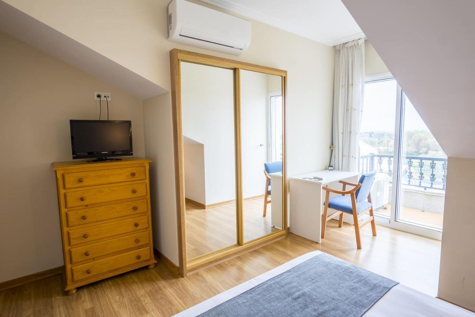 Alda Alpina Hotel บียานูเอบา เด อาโรซา ภายนอก รูปภาพ