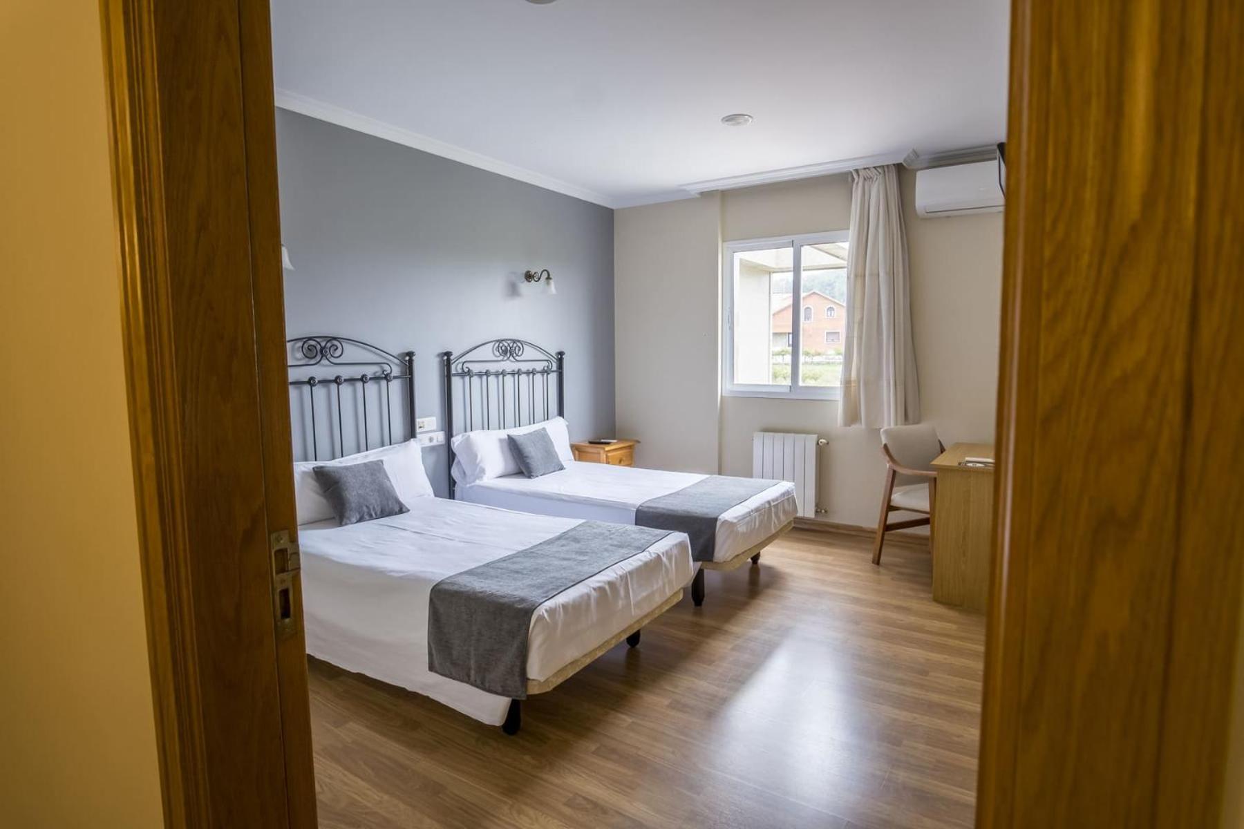 Alda Alpina Hotel บียานูเอบา เด อาโรซา ภายนอก รูปภาพ