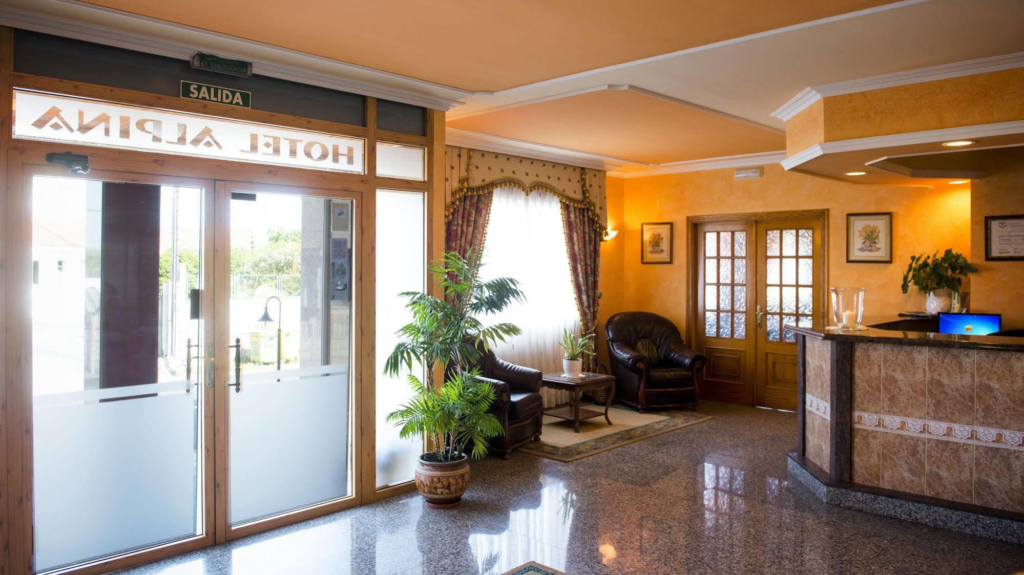Alda Alpina Hotel บียานูเอบา เด อาโรซา ภายนอก รูปภาพ