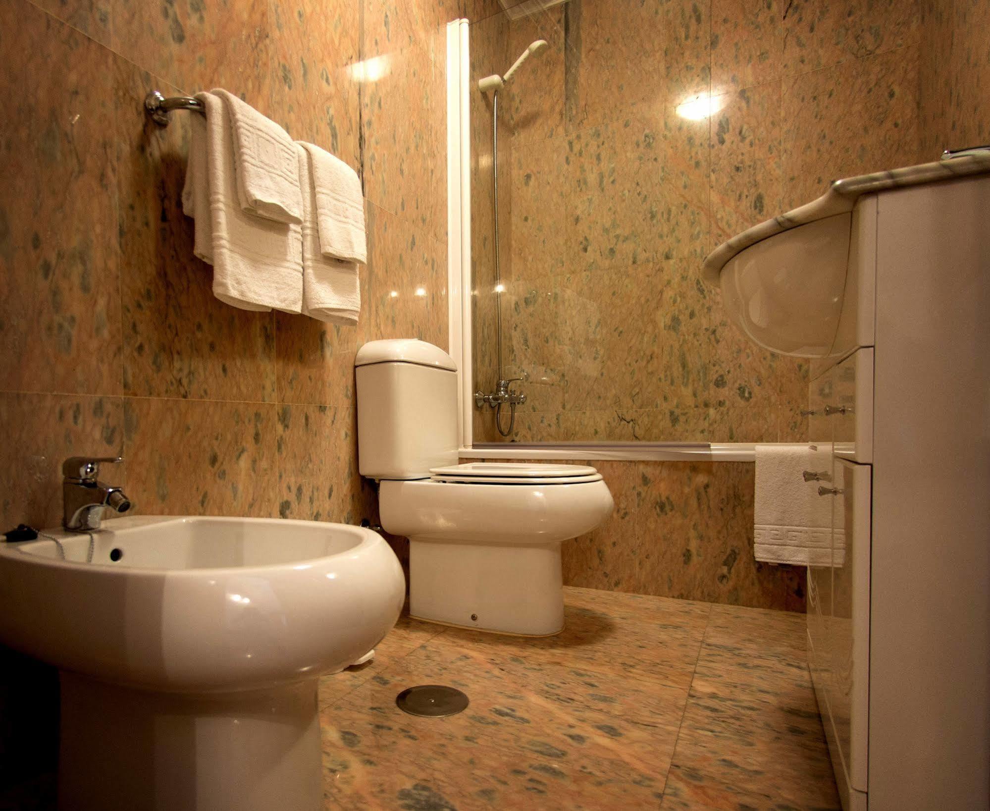 Alda Alpina Hotel บียานูเอบา เด อาโรซา ภายนอก รูปภาพ