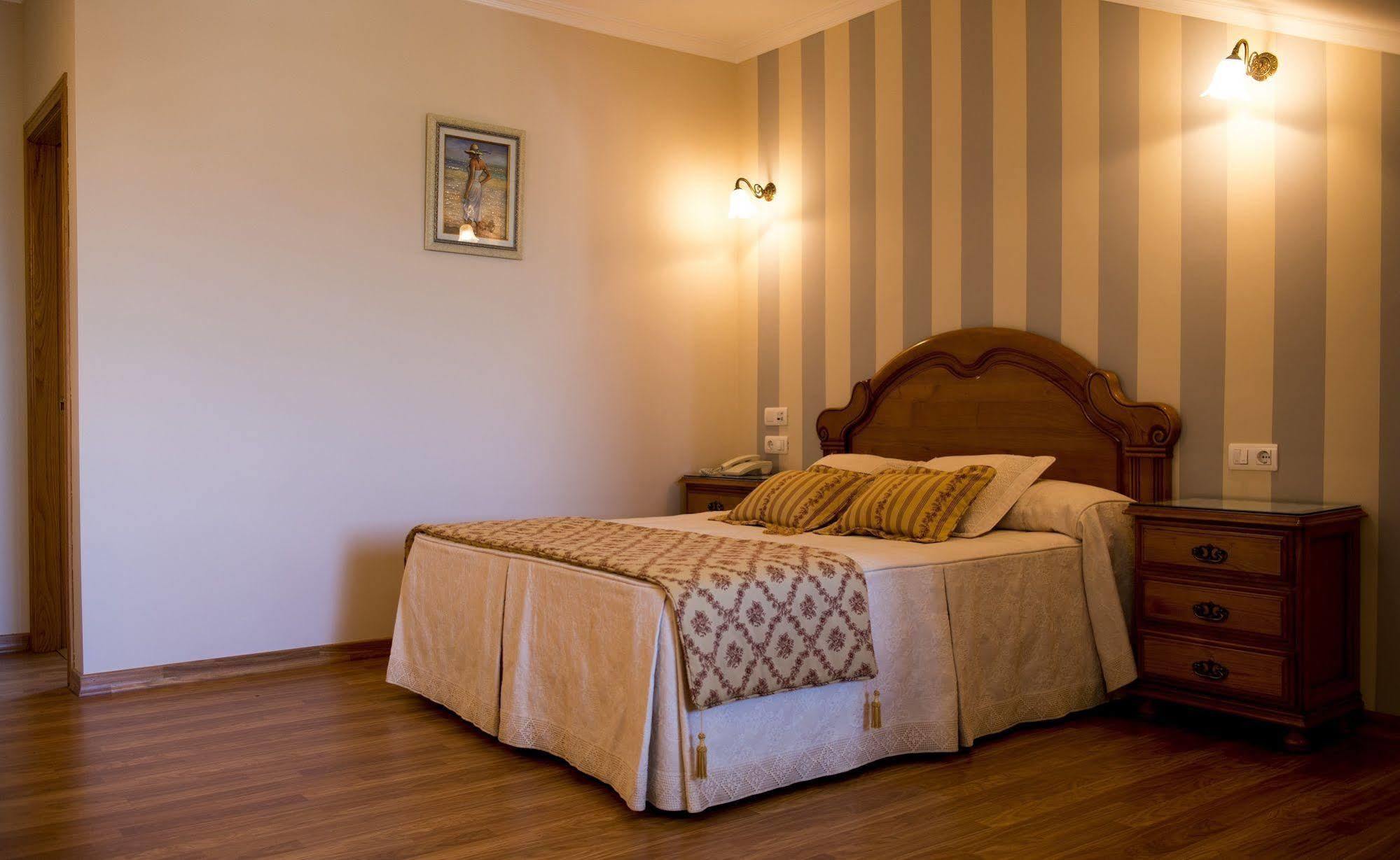 Alda Alpina Hotel บียานูเอบา เด อาโรซา ภายนอก รูปภาพ